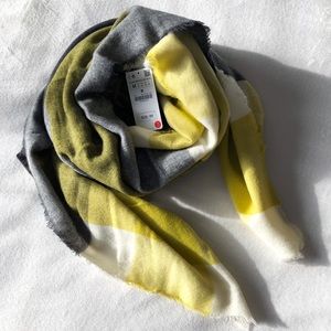 Yellow blanket scarf